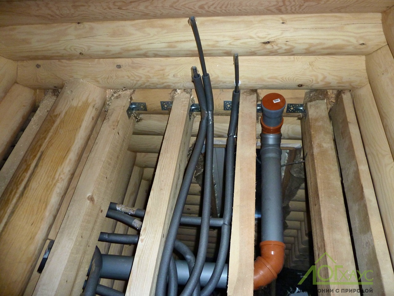 Монтаж инженерии в деревянном доме