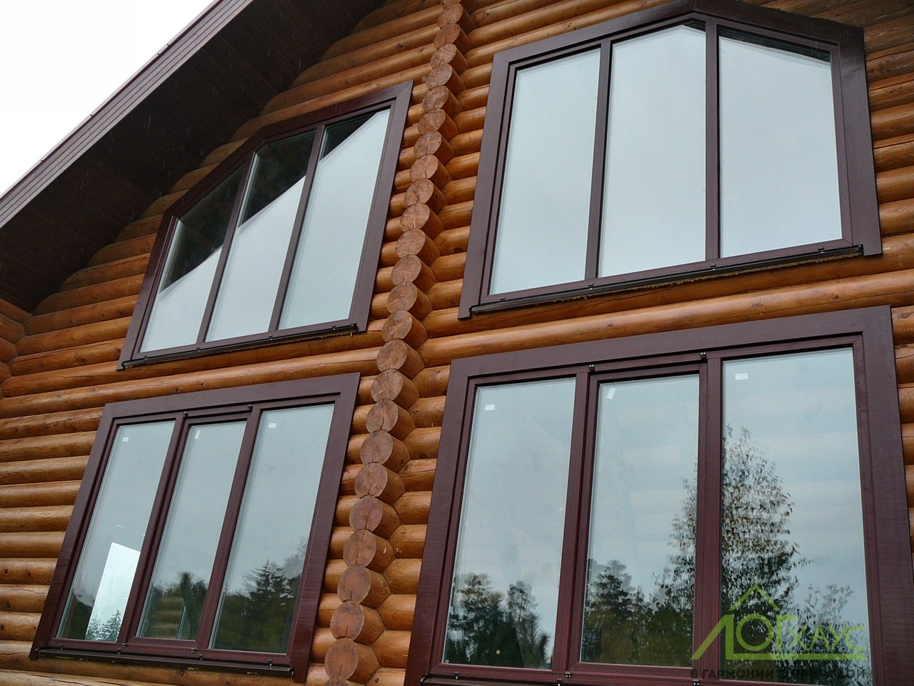 Установка панорамных окон в деревянном доме
